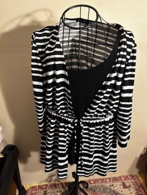 Size extra large womens shirt blouse top  white striped  black casual dress wear